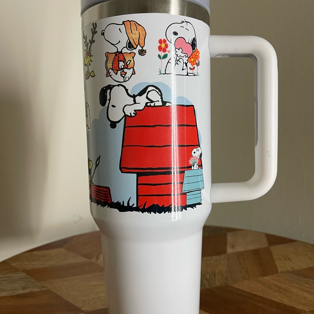 Peanuts Snoopy 40 oz TUMBLER friends Christmas Brand new 40oz TUMBLER double wal - Picture 3 of 9